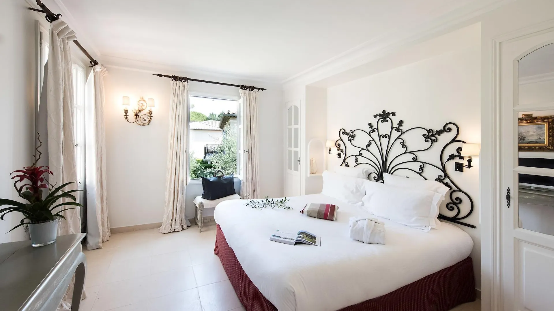 ****  La Bastide De Mougins, A Tribute Portfolio Hotel Frankrig